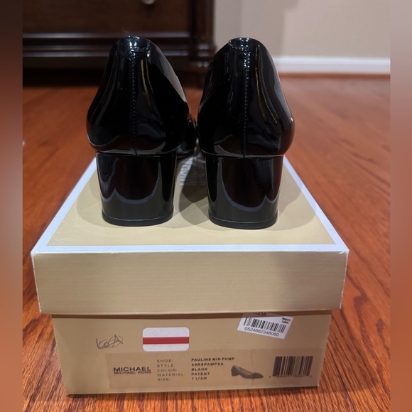 Michael Kors Pauline Mid Pump in high shine black patent leather in 7.5M - Picture 7 of 7